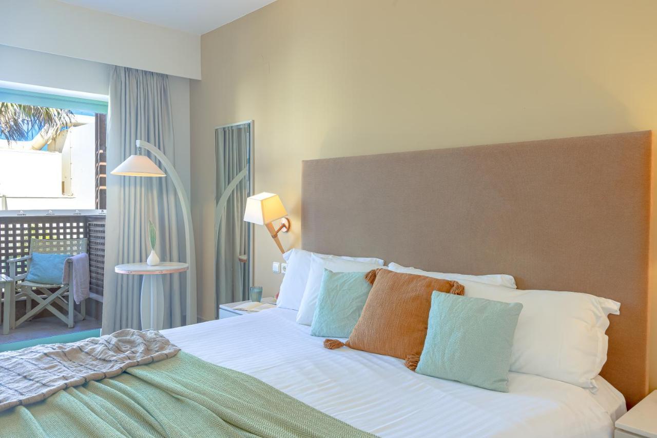 เยียนนูลิส - แกรนด์ เบย์ บีช รีสอร์ต สำหรับผู้ใหญ่เท่านั้น Hotel คอลิมวาริออน ภายนอก รูปภาพ